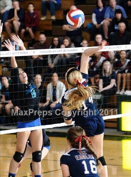 Thumbnail 3 in Branson vs. Tri-City Christian (CIF State D5 Final) photogallery.