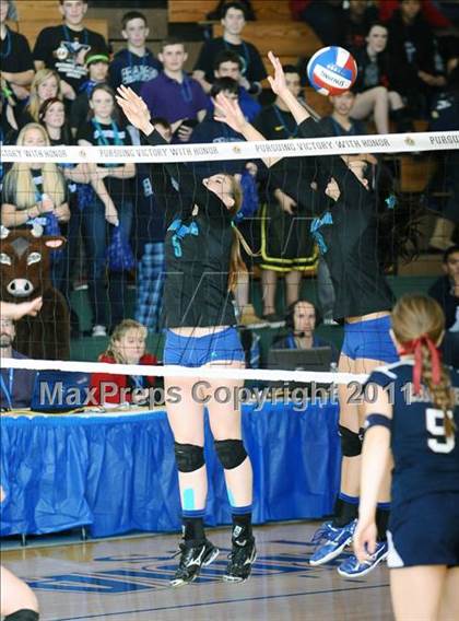 Thumbnail 1 in Branson vs. Tri-City Christian (CIF State D5 Final) photogallery.