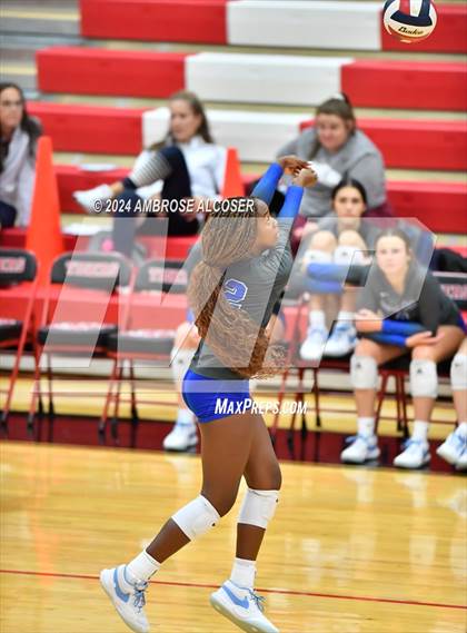 Thumbnail 1 in Grand Oaks vs. Dawson (KISD/CFISD Tournament) photogallery.