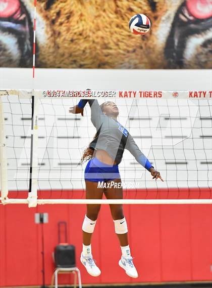 Thumbnail 2 in Grand Oaks vs. Dawson (KISD/CFISD Tournament) photogallery.