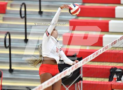 Thumbnail 3 in Grand Oaks vs. Dawson (KISD/CFISD Tournament) photogallery.