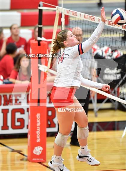 Thumbnail 3 in Grand Oaks vs. Dawson (KISD/CFISD Tournament) photogallery.