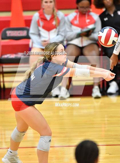 Thumbnail 1 in Grand Oaks vs. Dawson (KISD/CFISD Tournament) photogallery.