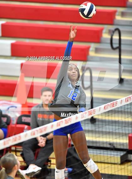 Thumbnail 3 in Grand Oaks vs. Dawson (KISD/CFISD Tournament) photogallery.