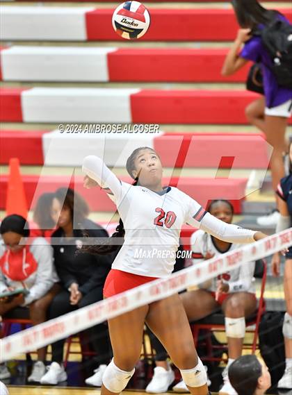 Thumbnail 1 in Grand Oaks vs. Dawson (KISD/CFISD Tournament) photogallery.