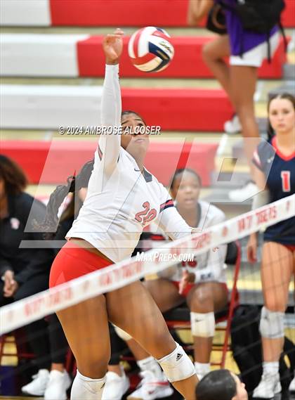 Thumbnail 2 in Grand Oaks vs. Dawson (KISD/CFISD Tournament) photogallery.