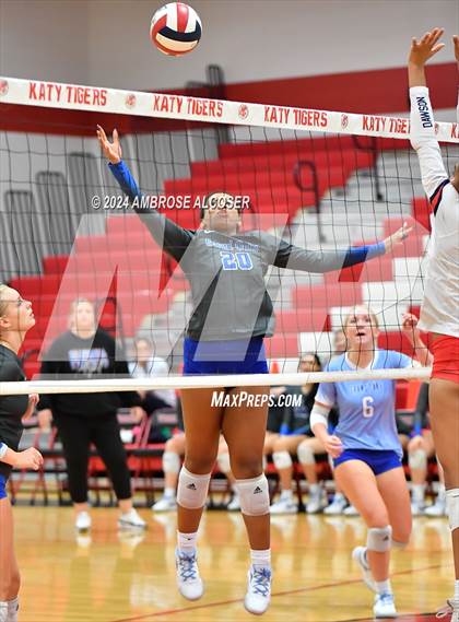 Thumbnail 1 in Grand Oaks vs. Dawson (KISD/CFISD Tournament) photogallery.