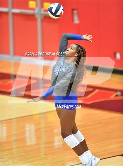 Thumbnail 3 in Grand Oaks vs. Dawson (KISD/CFISD Tournament) photogallery.