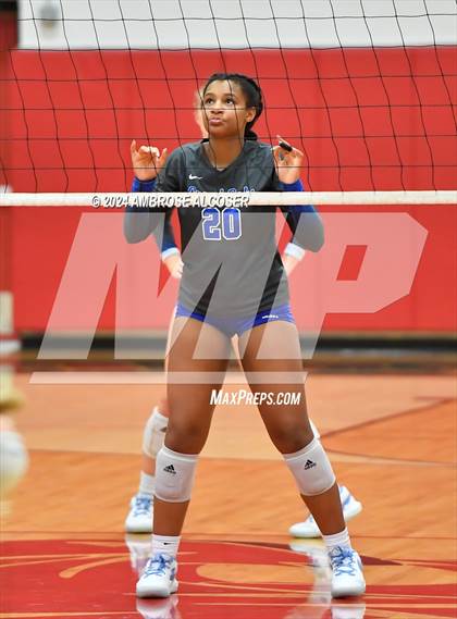 Thumbnail 1 in Grand Oaks vs. Dawson (KISD/CFISD Tournament) photogallery.