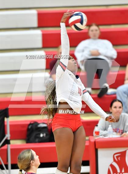 Thumbnail 3 in Grand Oaks vs. Dawson (KISD/CFISD Tournament) photogallery.