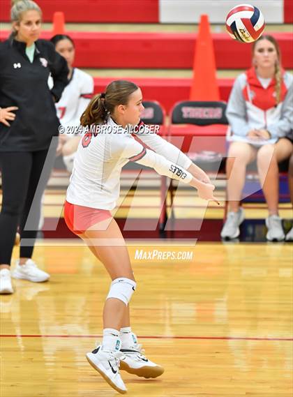 Thumbnail 3 in Grand Oaks vs. Dawson (KISD/CFISD Tournament) photogallery.