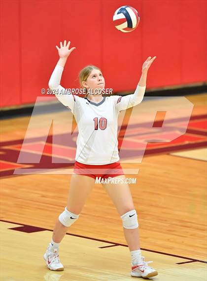 Thumbnail 2 in Grand Oaks vs. Dawson (KISD/CFISD Tournament) photogallery.