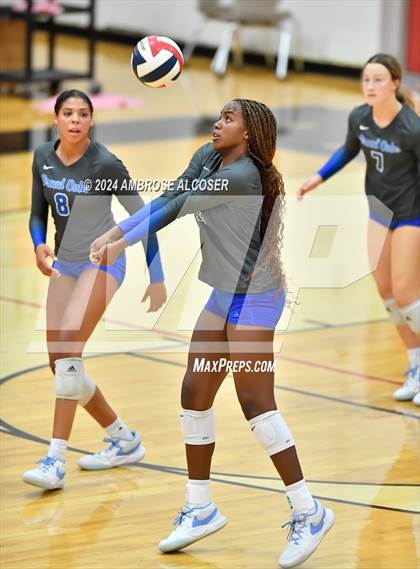 Thumbnail 1 in Grand Oaks vs. Dawson (KISD/CFISD Tournament) photogallery.