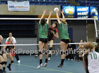 Thumbnail 2 in St. Mary's vs. St. Francis (CIF SJS D1 Final) photogallery.