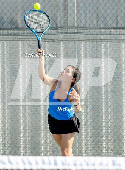 Thumbnail 3 in Rocklin vs Arroyo Grande photogallery.