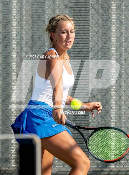 Thumbnail 2 in Rocklin vs Arroyo Grande photogallery.