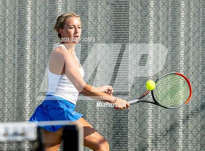 Thumbnail 3 in Rocklin vs Arroyo Grande photogallery.