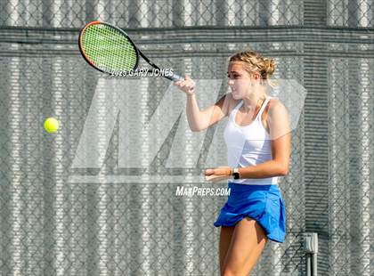 Thumbnail 2 in Rocklin vs Arroyo Grande photogallery.