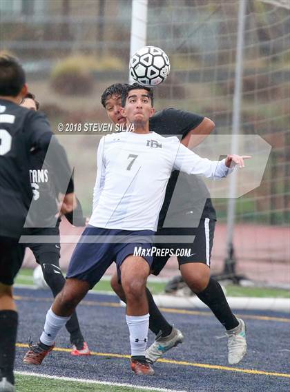 Thumbnail 1 in Del Norte vs. Villa Park (CIF SoCal Regional D3 Final) photogallery.