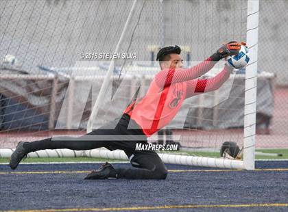 Thumbnail 3 in Del Norte vs. Villa Park (CIF SoCal Regional D3 Final) photogallery.