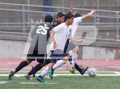 Thumbnail 2 in Del Norte vs. Villa Park (CIF SoCal Regional D3 Final) photogallery.
