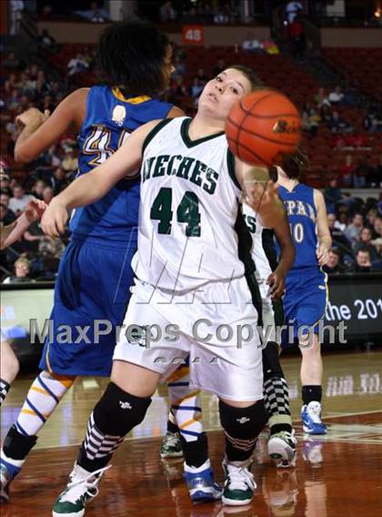 Thumbnail 3 in Neches vs. Lipan (UIL 1A Semifinal) photogallery.