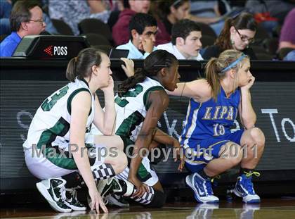 Thumbnail 3 in Neches vs. Lipan (UIL 1A Semifinal) photogallery.
