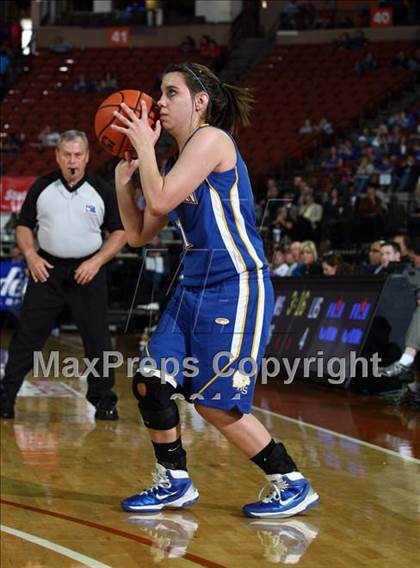 Thumbnail 1 in Neches vs. Lipan (UIL 1A Semifinal) photogallery.