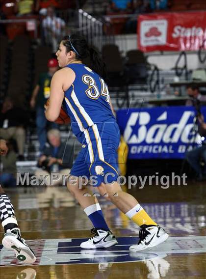 Thumbnail 3 in Neches vs. Lipan (UIL 1A Semifinal) photogallery.