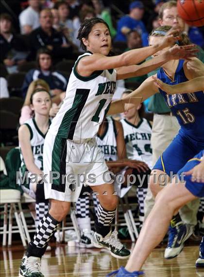 Thumbnail 2 in Neches vs. Lipan (UIL 1A Semifinal) photogallery.