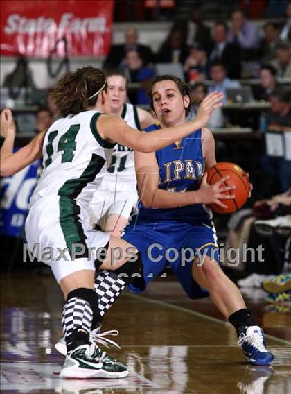 Thumbnail 3 in Neches vs. Lipan (UIL 1A Semifinal) photogallery.