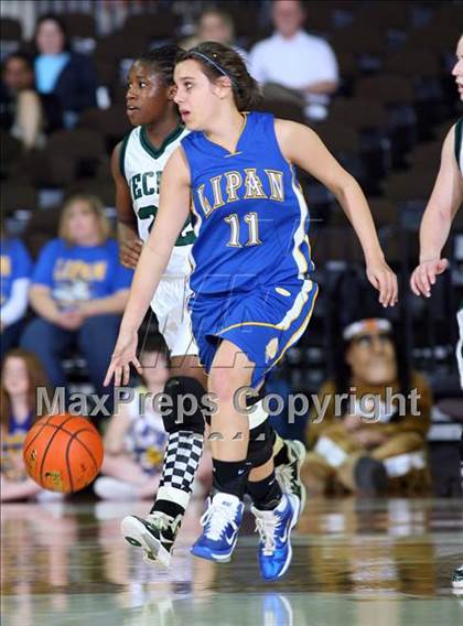 Thumbnail 3 in Neches vs. Lipan (UIL 1A Semifinal) photogallery.