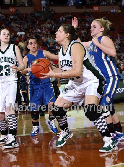 Thumbnail 1 in Neches vs. Lipan (UIL 1A Semifinal) photogallery.