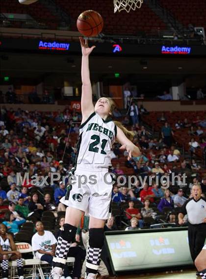 Thumbnail 3 in Neches vs. Lipan (UIL 1A Semifinal) photogallery.