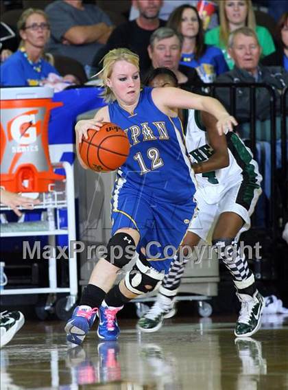 Thumbnail 2 in Neches vs. Lipan (UIL 1A Semifinal) photogallery.