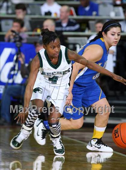 Thumbnail 2 in Neches vs. Lipan (UIL 1A Semifinal) photogallery.