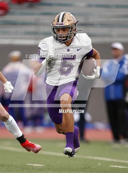 Thumbnail 2 in San Benito vs. Westlake (UIL 6A Division I Regional Semifinal) photogallery.