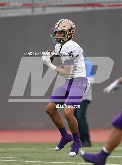 Thumbnail 1 in San Benito vs. Westlake (UIL 6A Division I Regional Semifinal) photogallery.