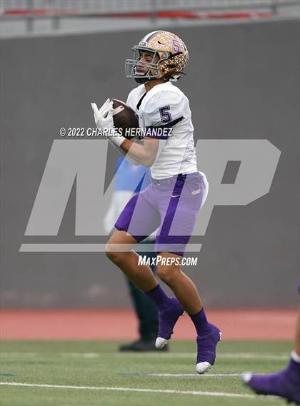 Thumbnail 2 in San Benito vs. Westlake (UIL 6A Division I Regional Semifinal) photogallery.