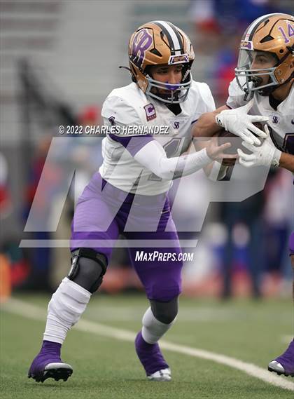 Thumbnail 1 in San Benito vs. Westlake (UIL 6A Division I Regional Semifinal) photogallery.