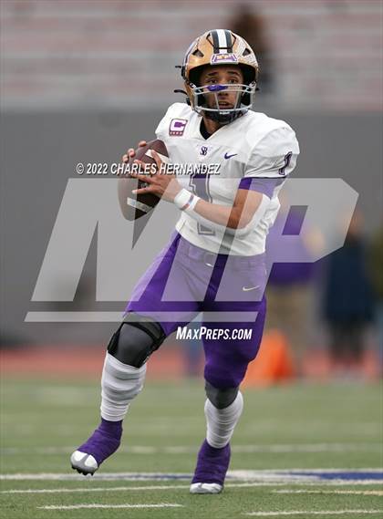 Thumbnail 3 in San Benito vs. Westlake (UIL 6A Division I Regional Semifinal) photogallery.