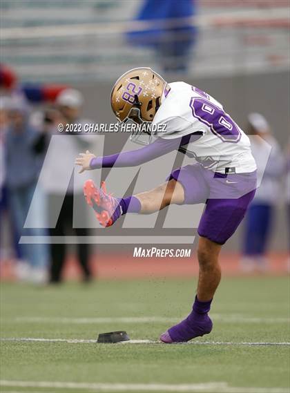 Thumbnail 1 in San Benito vs. Westlake (UIL 6A Division I Regional Semifinal) photogallery.