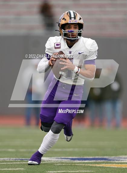 Thumbnail 2 in San Benito vs. Westlake (UIL 6A Division I Regional Semifinal) photogallery.