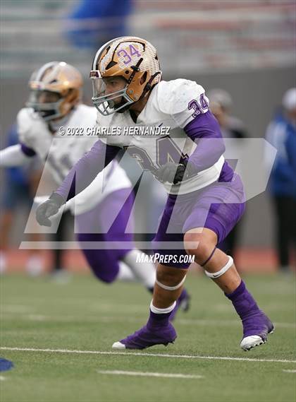 Thumbnail 1 in San Benito vs. Westlake (UIL 6A Division I Regional Semifinal) photogallery.