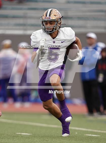 Thumbnail 1 in San Benito vs. Westlake (UIL 6A Division I Regional Semifinal) photogallery.