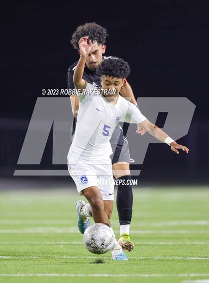 Thumbnail 2 in Wilson vs. Seagoville (UIL 5A Region II Bi-District Playoff) photogallery.