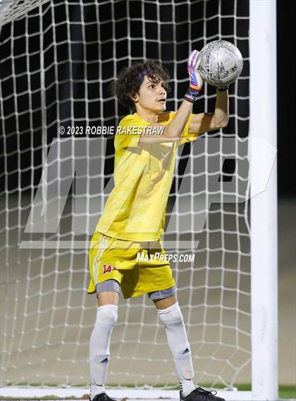 Thumbnail 2 in Wilson vs. Seagoville (UIL 5A Region II Bi-District Playoff) photogallery.