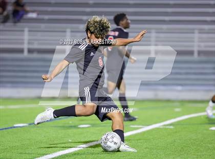 Thumbnail 1 in Wilson vs. Seagoville (UIL 5A Region II Bi-District Playoff) photogallery.