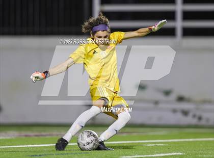 Thumbnail 2 in Wilson vs. Seagoville (UIL 5A Region II Bi-District Playoff) photogallery.