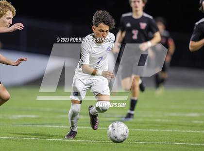 Thumbnail 2 in Wilson vs. Seagoville (UIL 5A Region II Bi-District Playoff) photogallery.